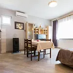 Διαμέρισμα With Parking Space Kukljica, Ugljan - 8238