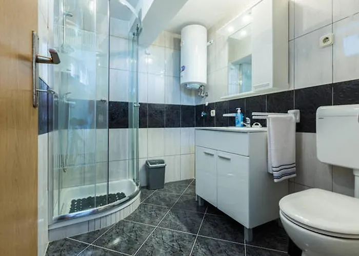 With Parking Space Kukljica, Ugljan - 8238 *