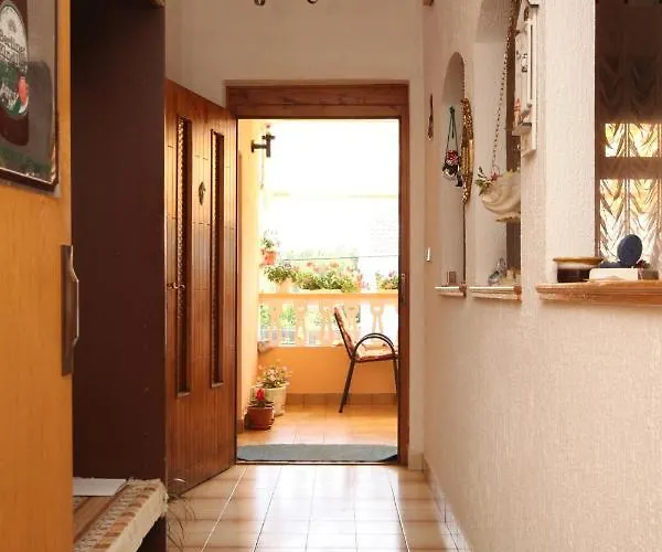 With Parking Space Kukljica, Ugljan - 8238 アパート *